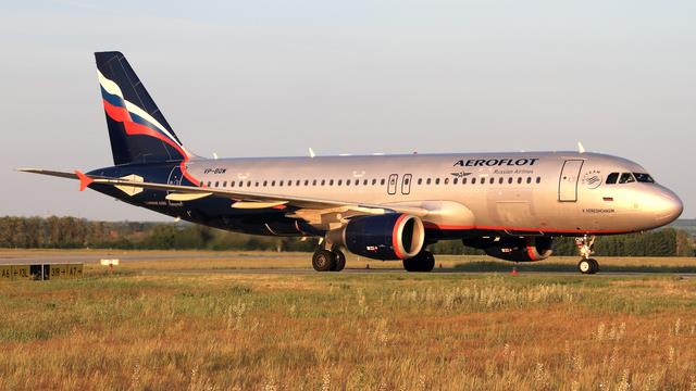 VP-BQW:Airbus A320-200:Уральские авиалинии